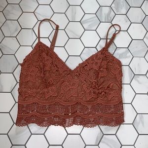 Kendall & Kylie Crop top. Brown. SM.